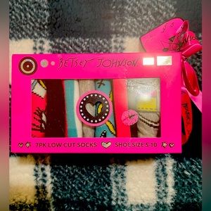 Betsey Johnson 7pack low cut socks